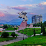 На коне